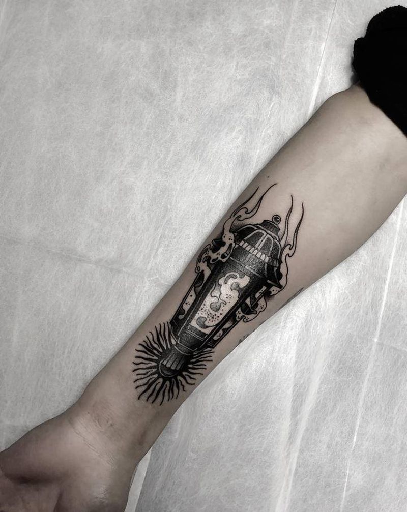 灯纹身图片_手臂Old School纹身图案