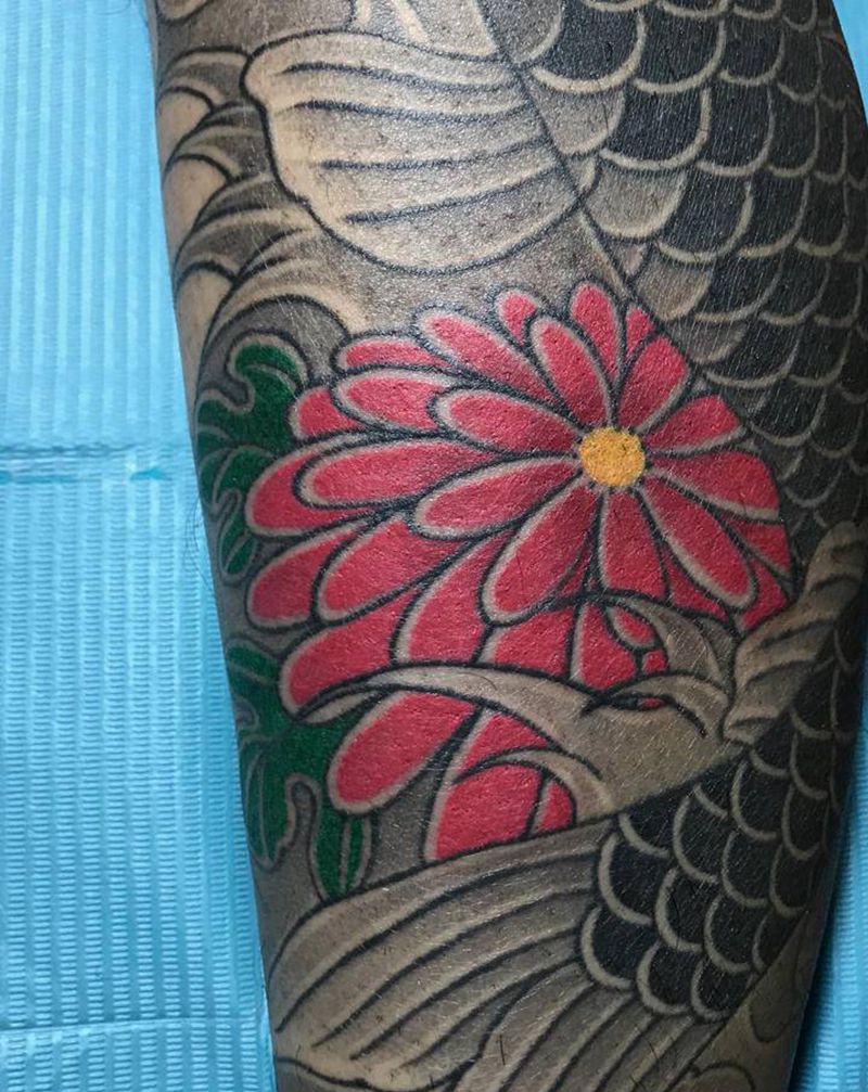 日式锦鲤纹身图片_腿部老传统纹身图案