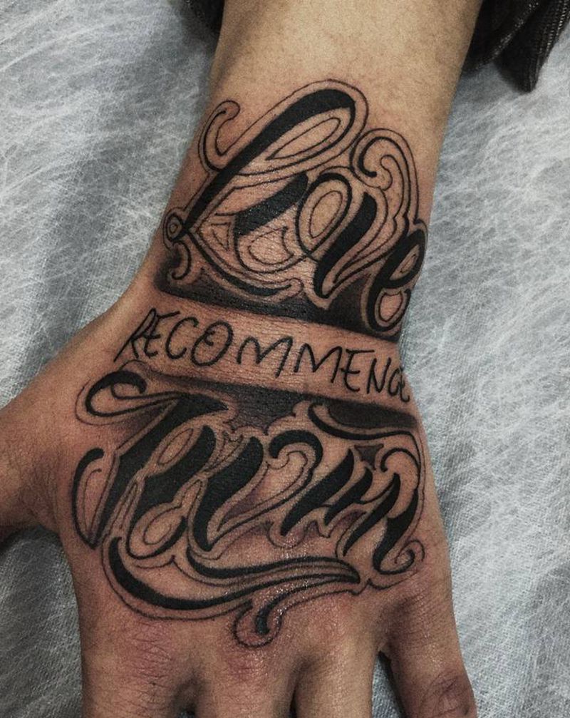 花体字纹身图片_手部花体字纹身图案