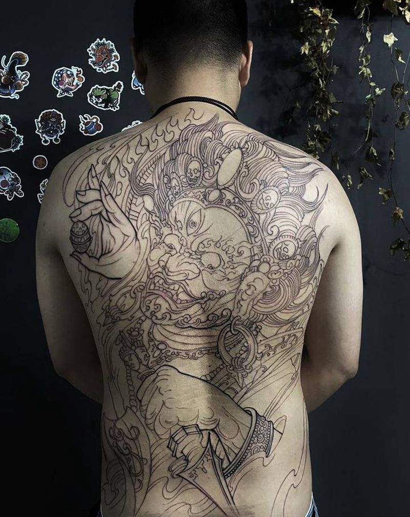 新传统大黑天满背纹身图片_背部新传统纹身图案