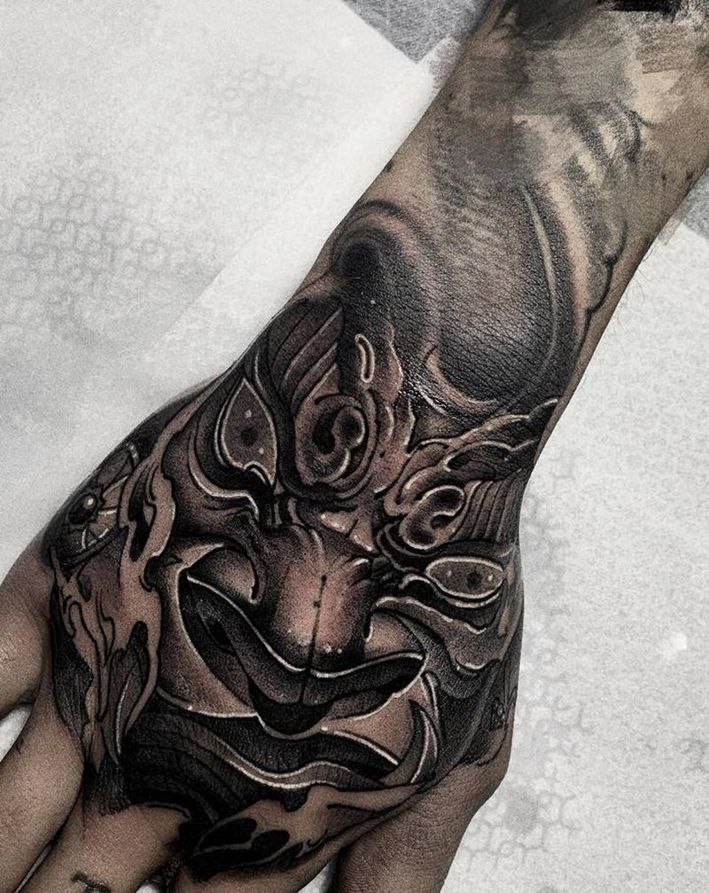 不动明王手背纹身纹身图片_手部新传统纹身图案