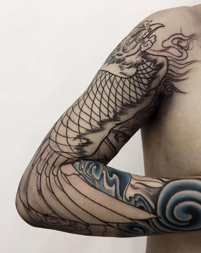 花臂凤凰纹身图片_手臂肩部新传统凤凰纹身图案