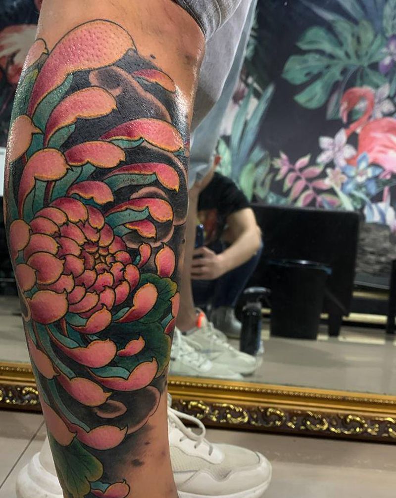 菊花小腿纹身纹身图片_腿部新传统纹身图案