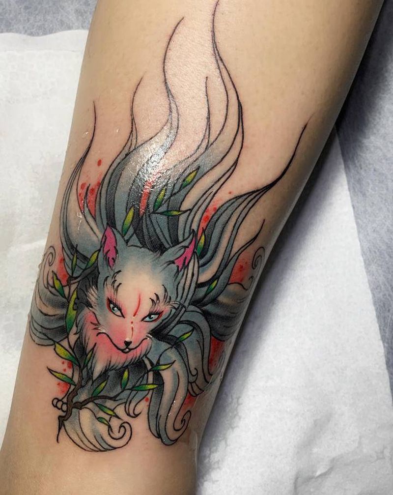 九尾狐纹身纹身图片_腿部水彩New School纹身图案