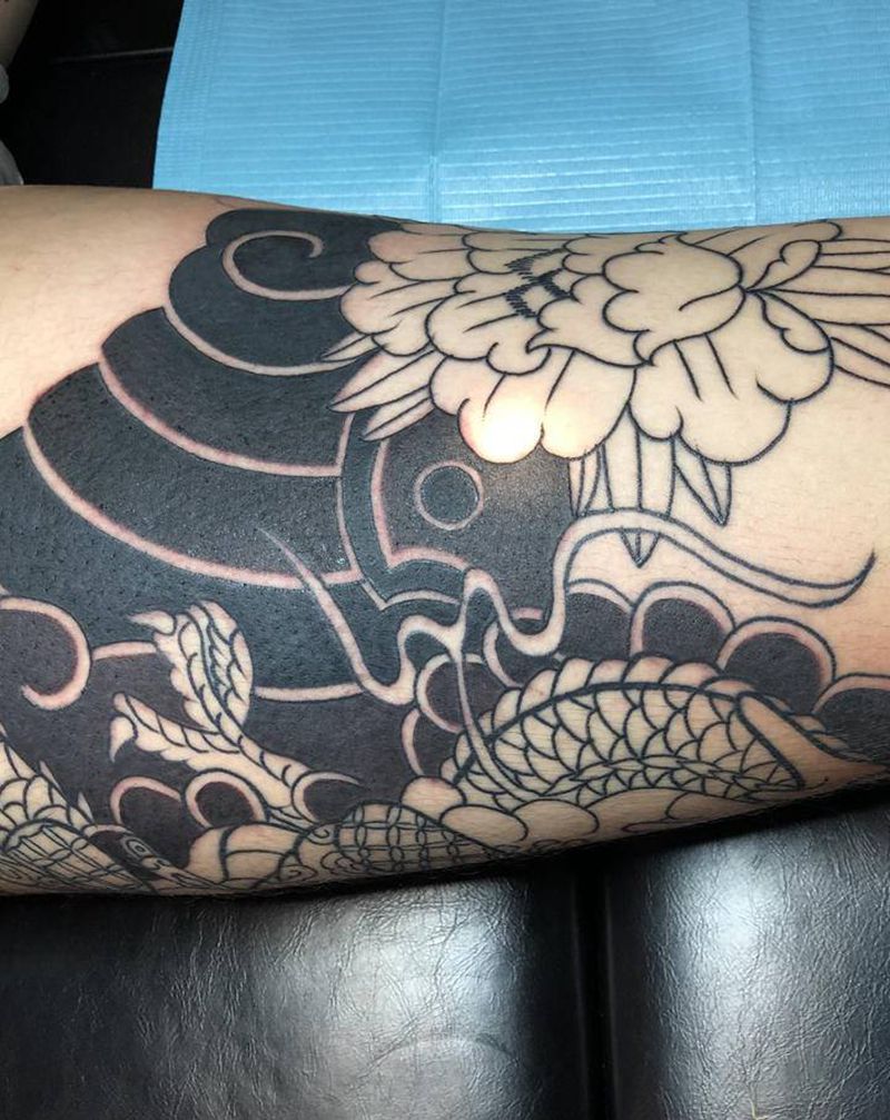 包大腿纹身图片_腿部老传统纹身图案