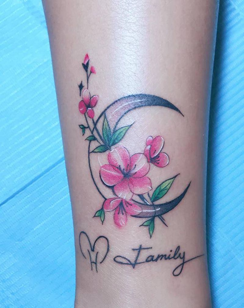 月亮，樱花纹身图片_脚部水彩月亮樱花纹身图案