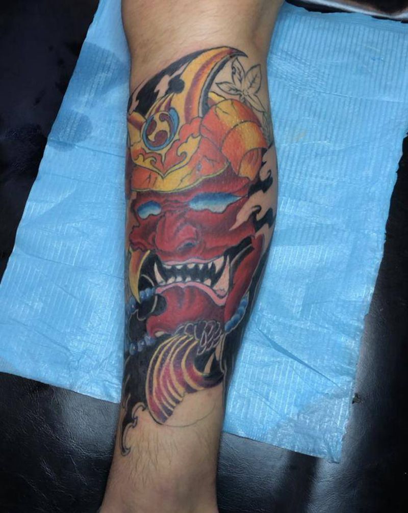 新传统彩色。未完纹身图片_腿部新传统纹身图案