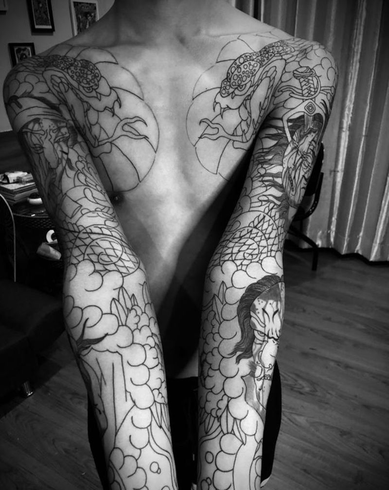 全甲初步线完成纹身图片_手部老传统纹身图案