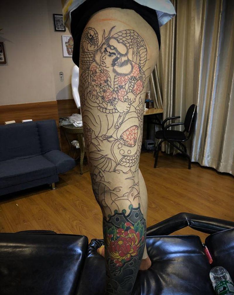 花腿纹身图片_腿部老传统纹身图案