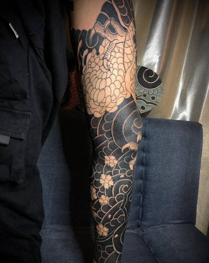 未完纹身图片_腿部老传统纹身图案