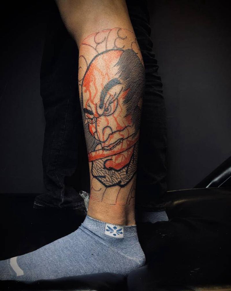 包小腿 生首纹身图片_腿部老传统纹身图案