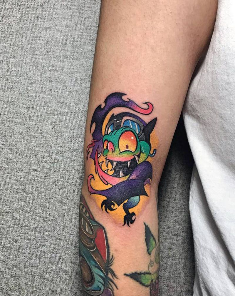 蝙蝠纹身图片_手臂New School纹身图案