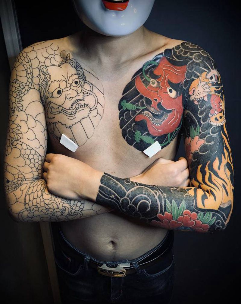 单侧完工纹身图片_手部老传统纹身图案