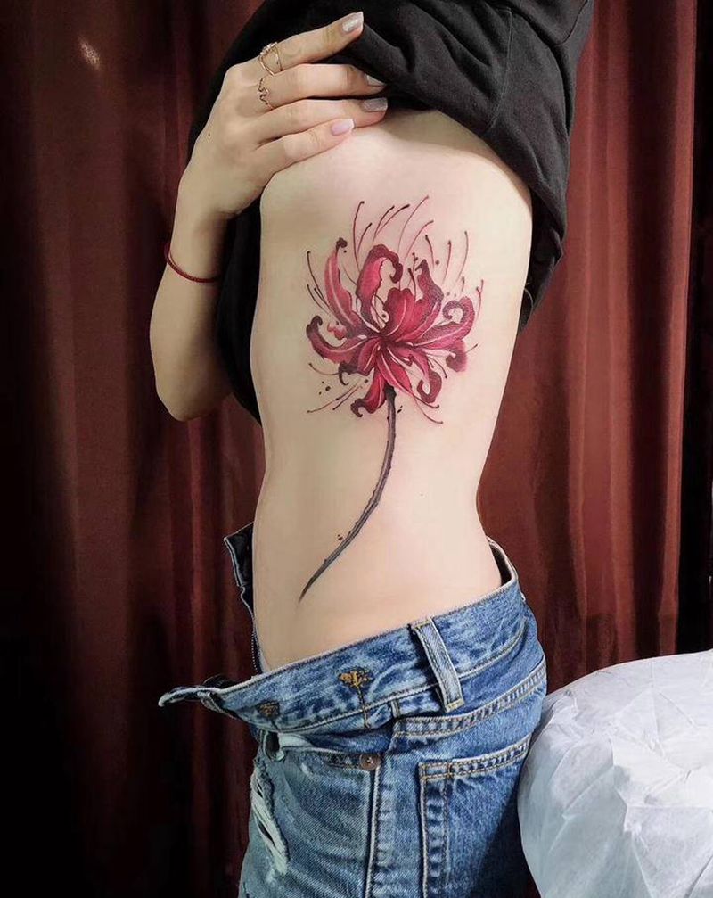 腰部彼岸花纹身纹身图片_腰部背部水彩水墨纹身图案