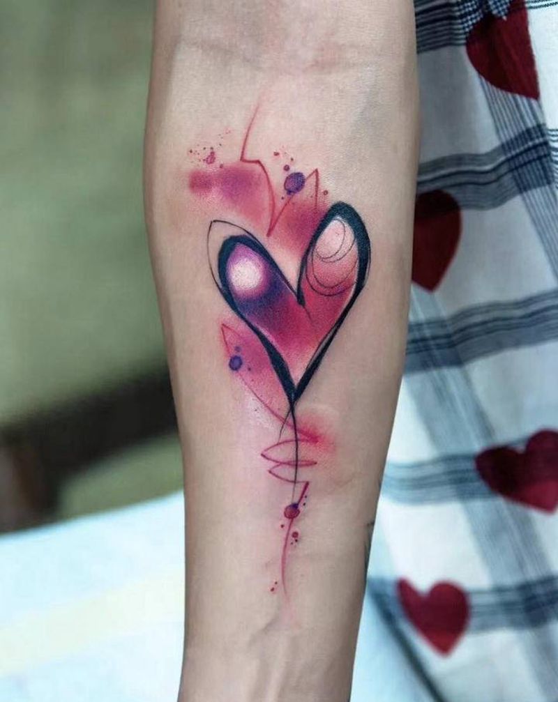 手臂爱心纹身纹身图片_手部腿部Old SchoolNew School纹身图案