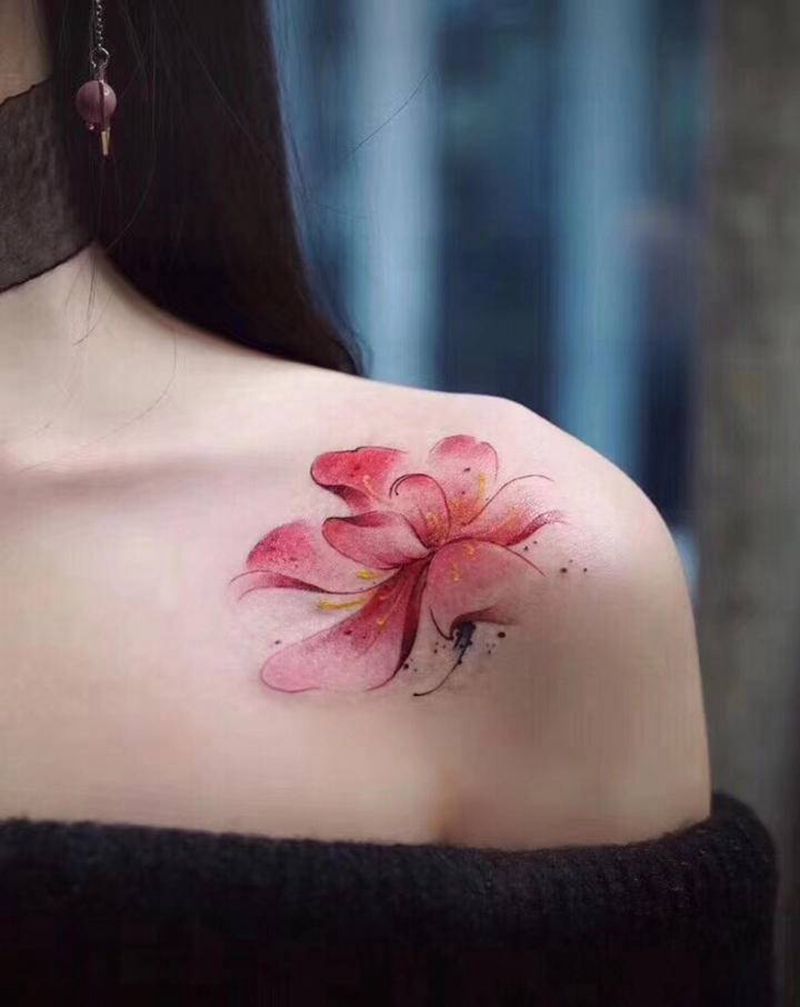 胸口水墨罂粟花纹身纹身图片_胸部背部水彩水墨纹身图案