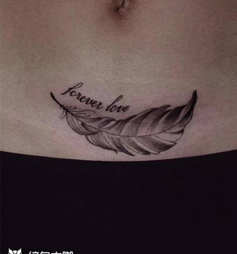 遮盖疤痕羽毛纹身纹身图片_胸部腹部水彩水墨纹身图案