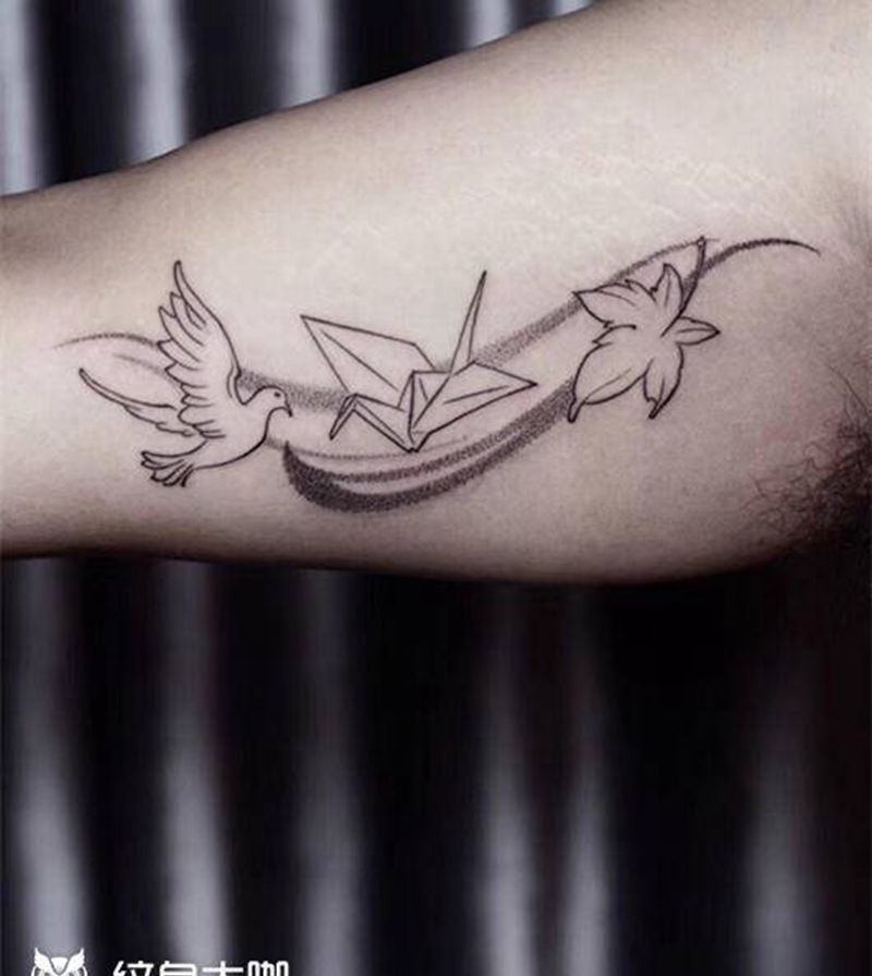 鸽子纸鹤纹身纹身图片_手部腿部水彩水墨纹身图案