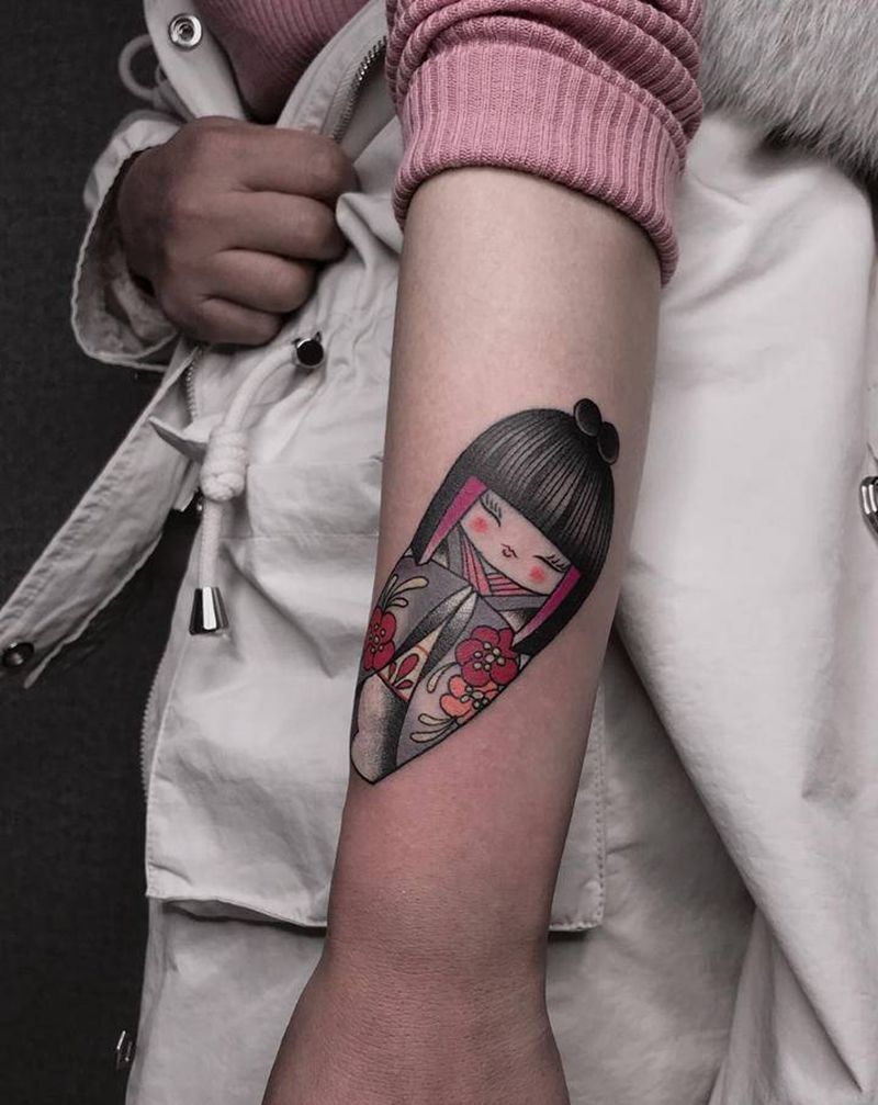 卖艺娃娃纹身图片_手臂手部Old School老传统纹身图案