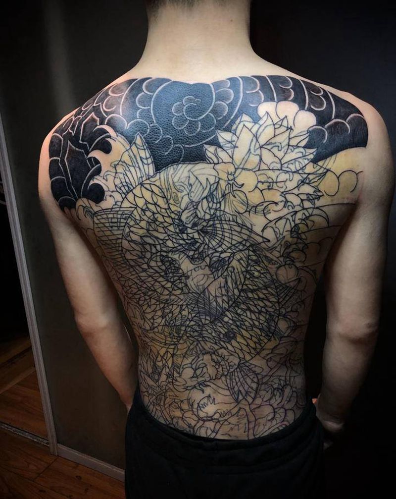 超暴力遮盖未完纹身图片_背部老传统纹身图案