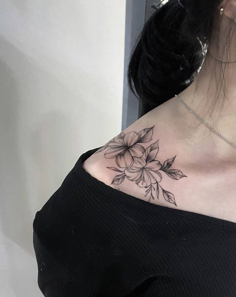 小清新素花纹身图片_肩部点刺纹身图案