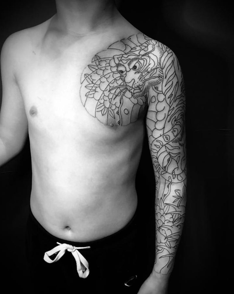 全甲线条初步纹身图片_手臂老传统纹身图案