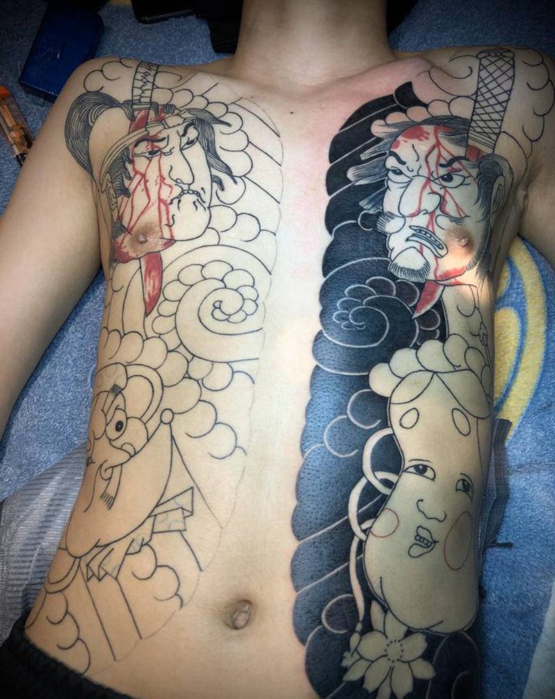 开衫纹身图片_腹部老传统纹身图案