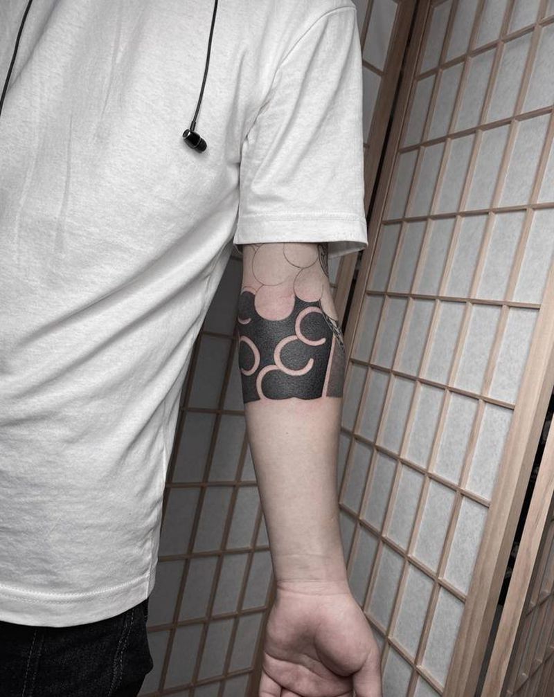 七分袖纹身图片_手臂老传统纹身图案