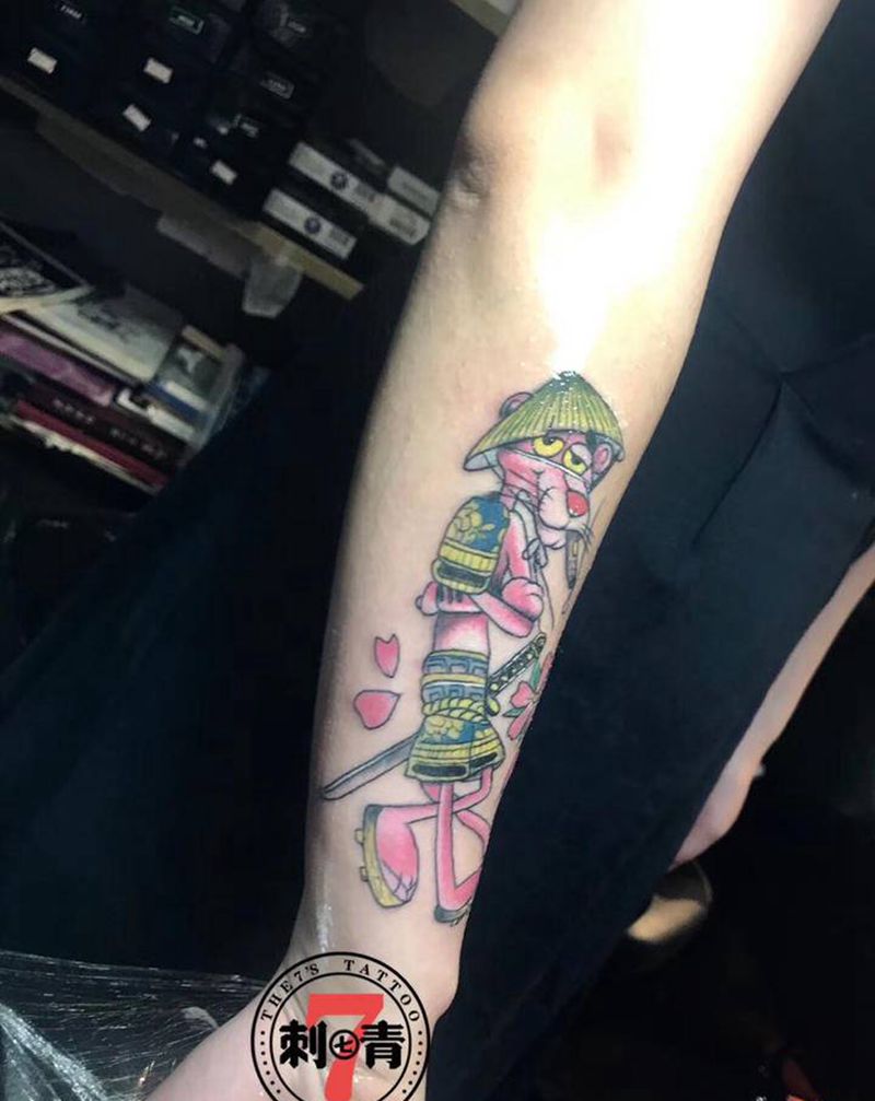 日式粉红豹纹身图片_手臂新传统New School纹身图案