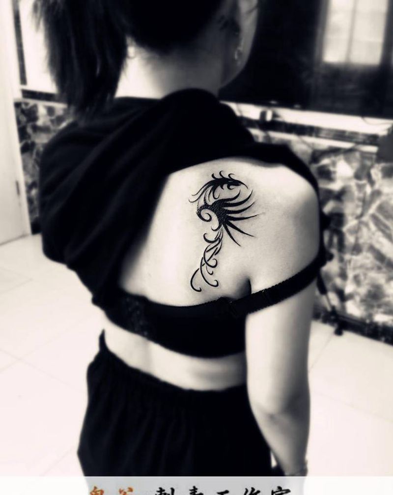 小图纹身图片_肩部纹身图案