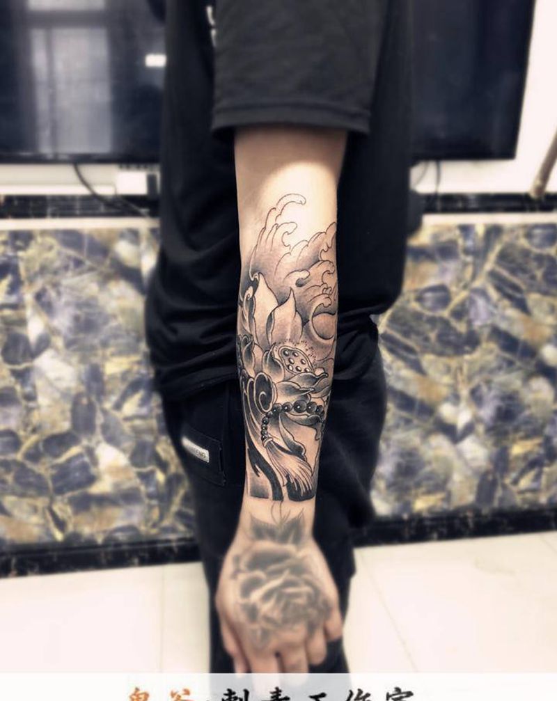 莲纹身图片_老传统纹身图案