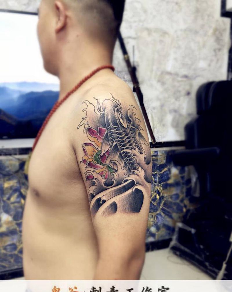 鱼纹身图片_老传统纹身图案