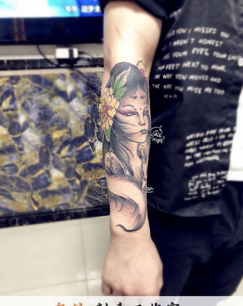 艺妓纹身图片_手部纹身图案