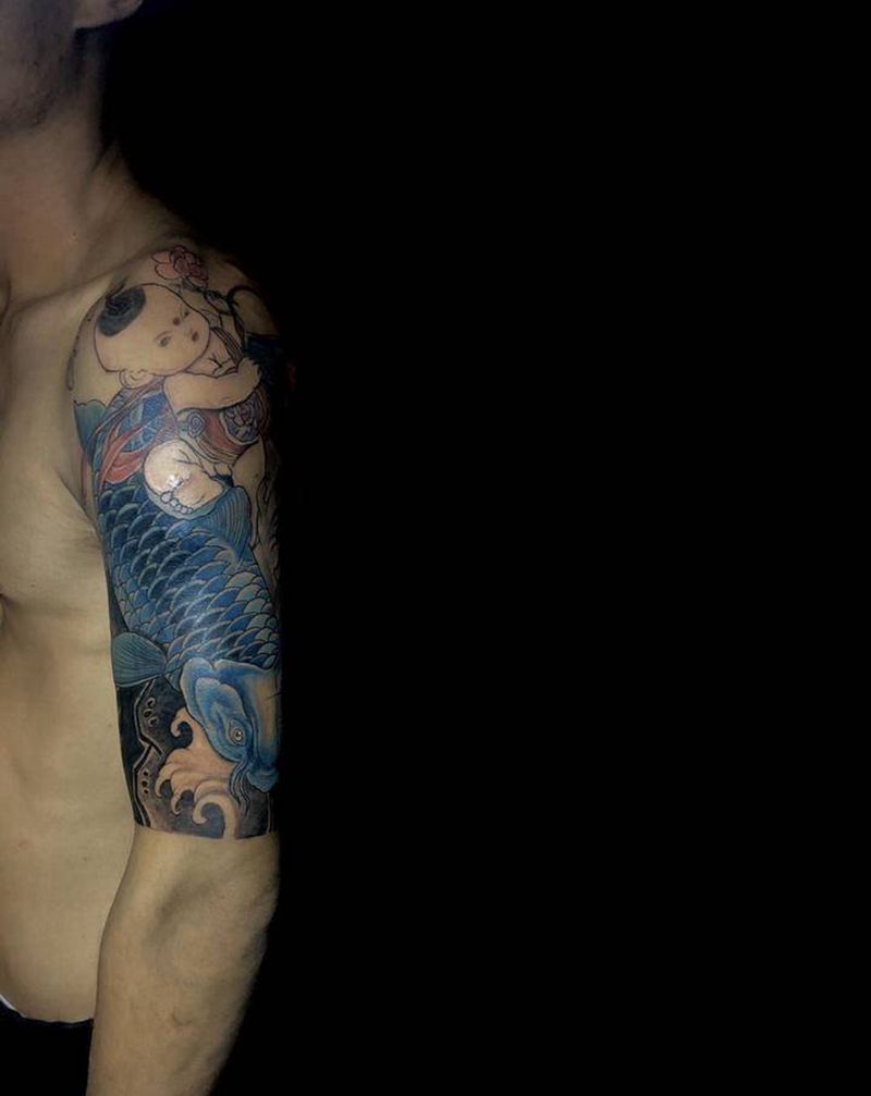 鲤鱼遮盖纹身图片_手臂手部老传统新传统纹身图案