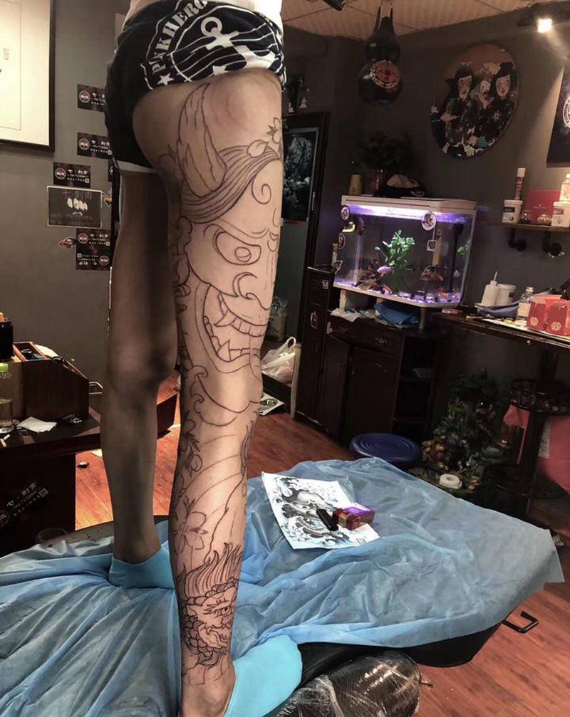 花腿线条纹身图片_腿部手臂新传统老传统纹身图案