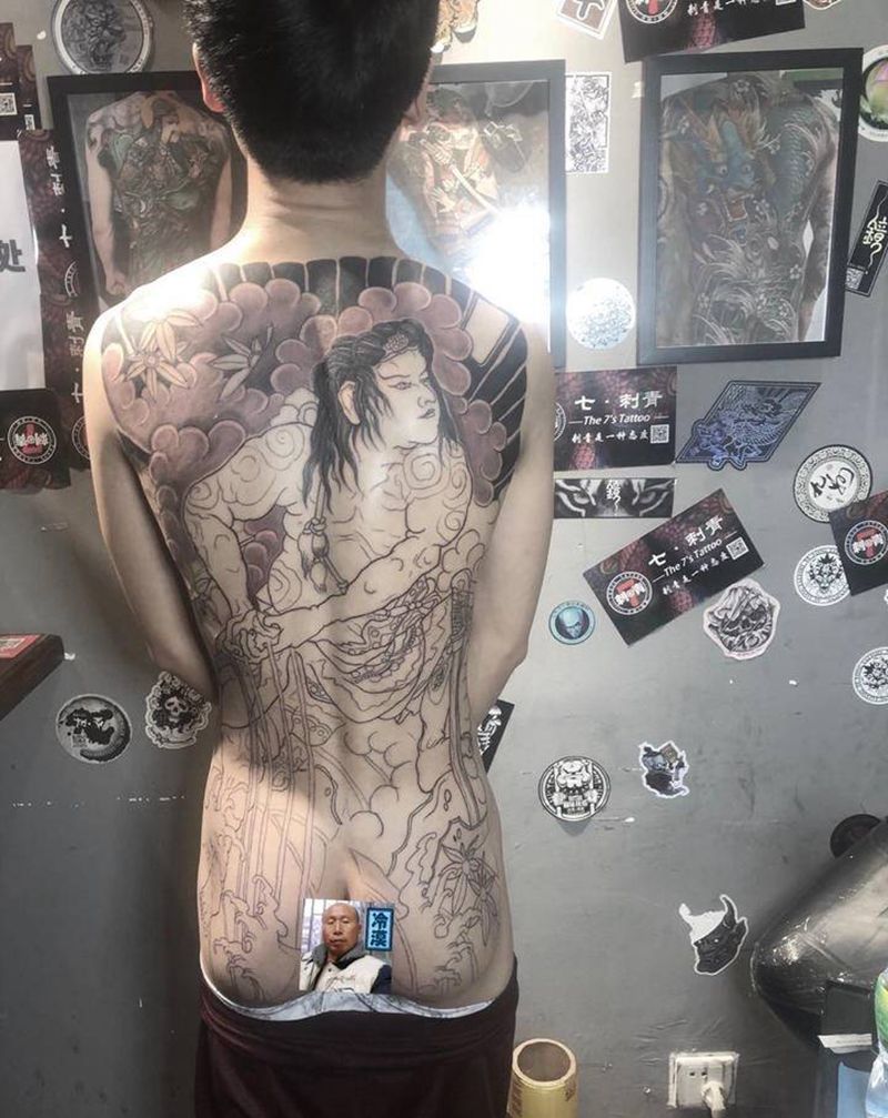 老传统大满背 未完成纹身图片_肩部背部老传统新传统纹身图案