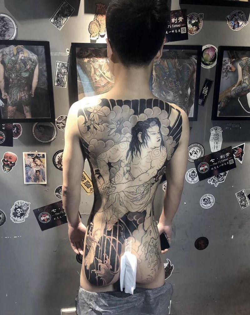 老传统 未完成纹身图片_臀部腰部老传统新传统纹身图案