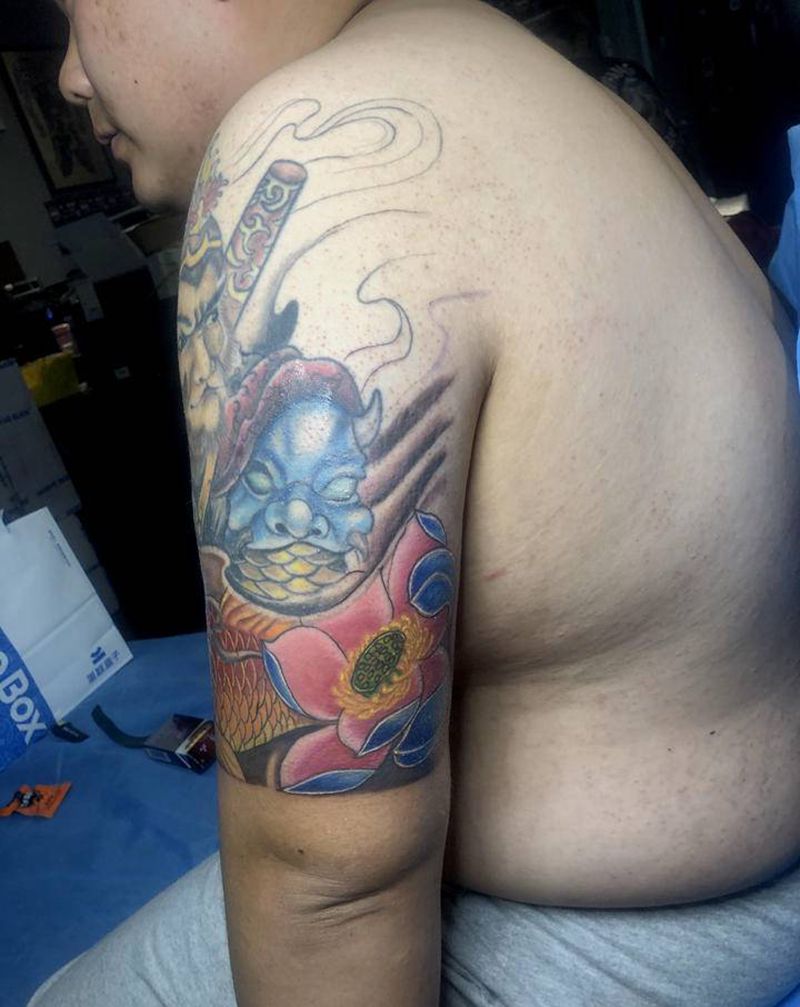 接大臂纹身图片_手臂手部新传统老传统纹身图案