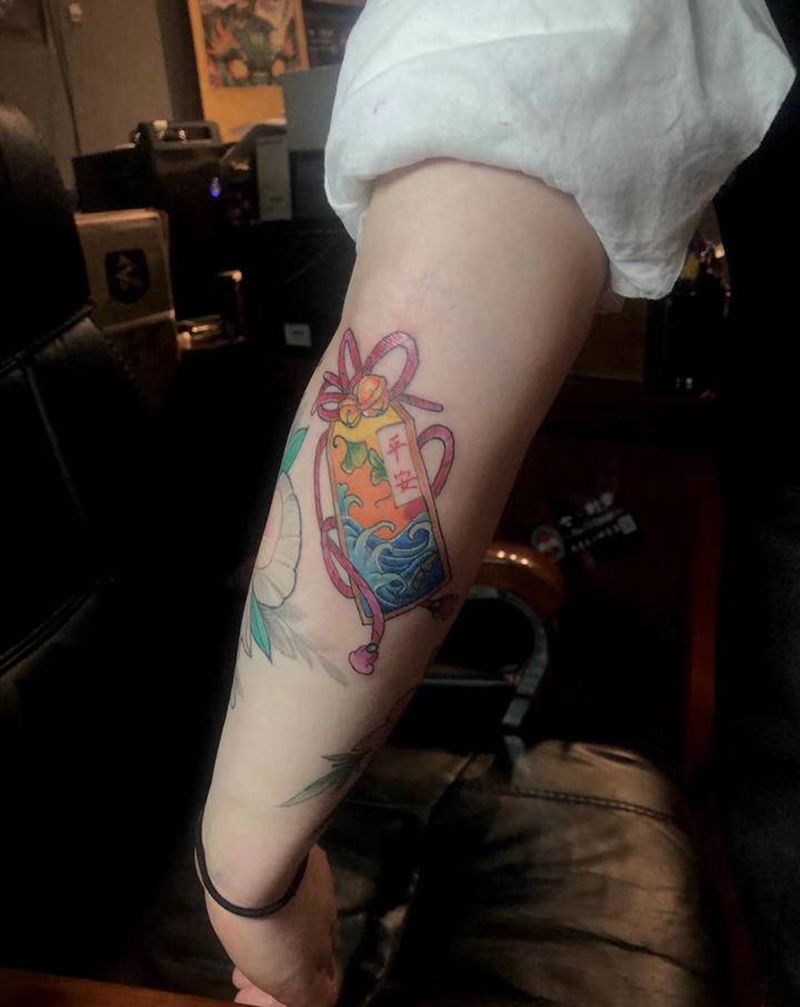 御守 平安符纹身图片_手部手臂老传统新传统纹身图案