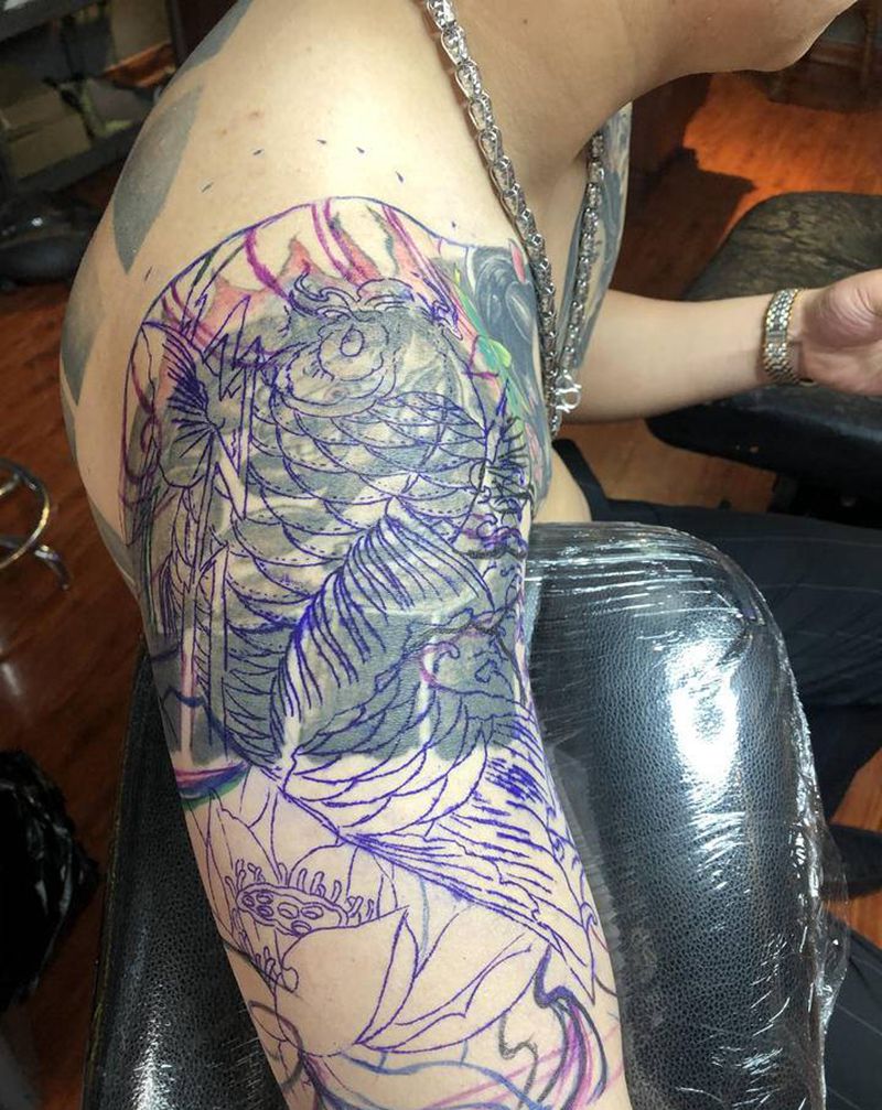 鲤鱼遮盖 未完成纹身图片_肩部手臂老传统新传统纹身图案
