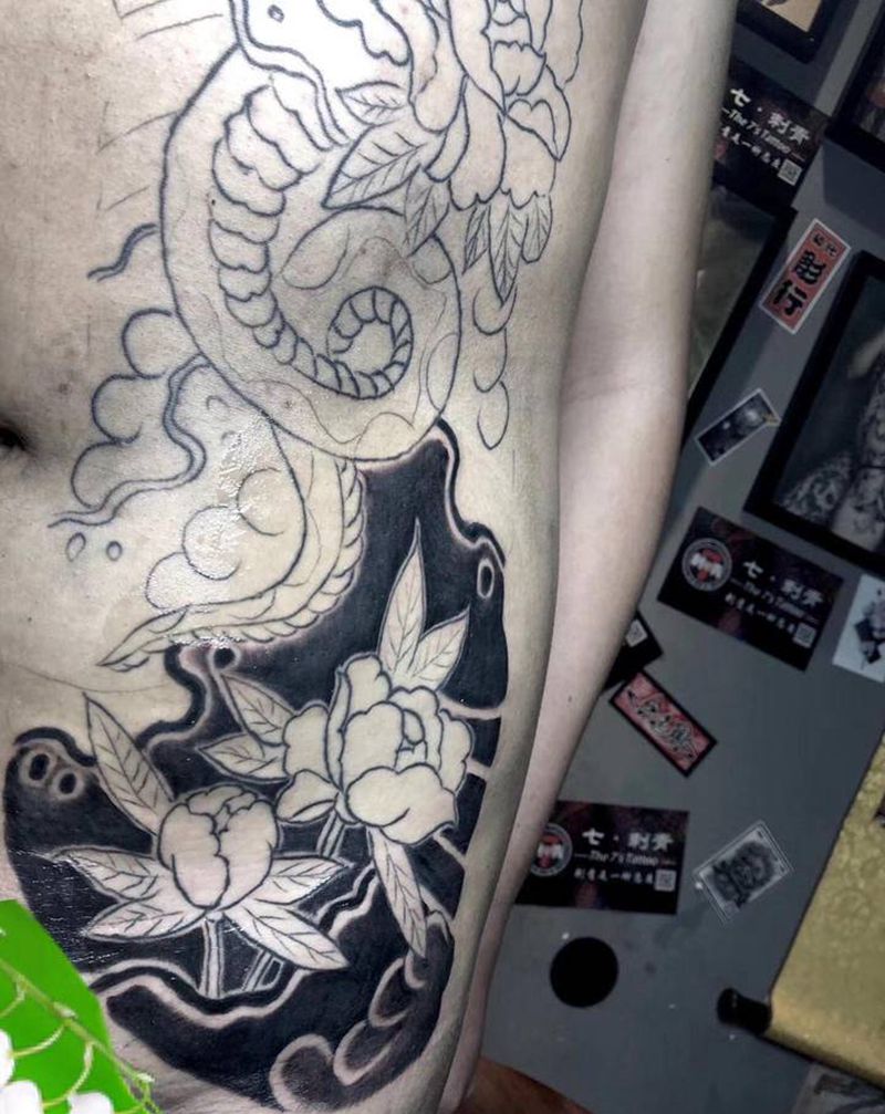 老传统开衫 未完成纹身图片_腹部胸部老传统新传统纹身图案