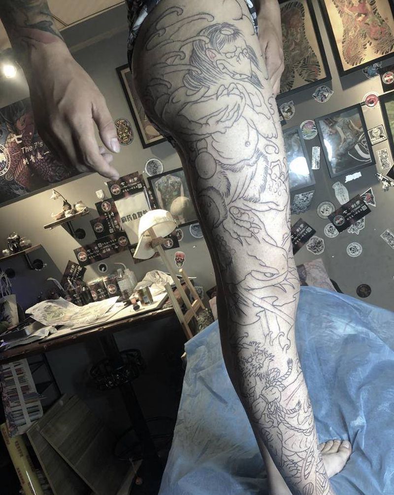 花腿线条纹身图片_手臂腿部新传统老传统纹身图案