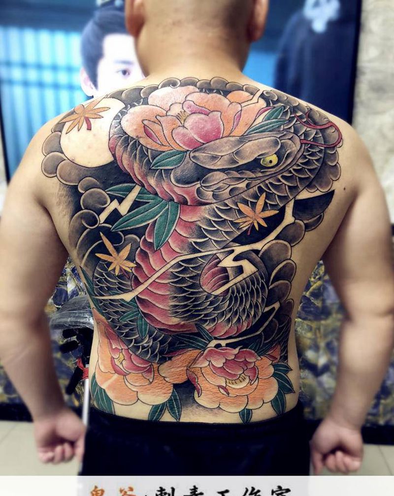 满背之路纹身图片_老传统纹身图案