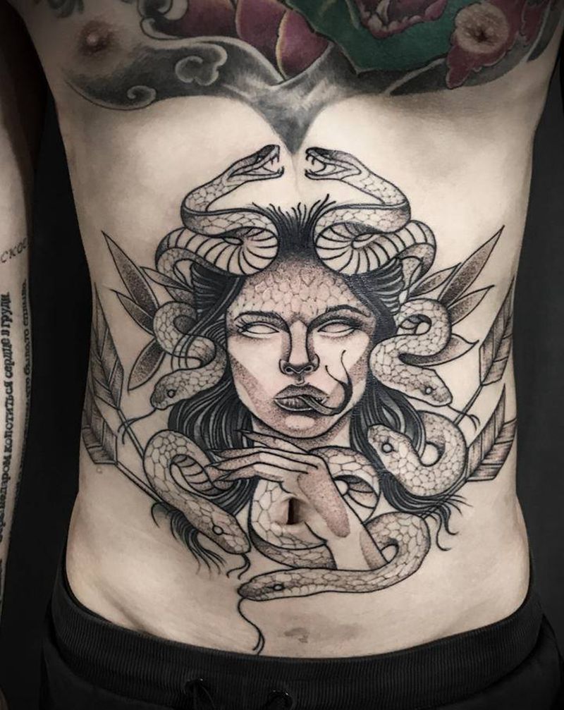 美杜莎纹身纹身图片_腹部欧美写实纹身图案