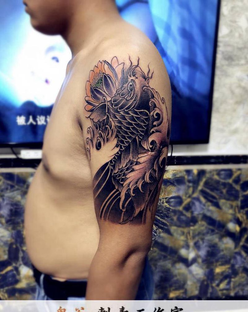 鲤鱼纹身图片_新传统纹身图案