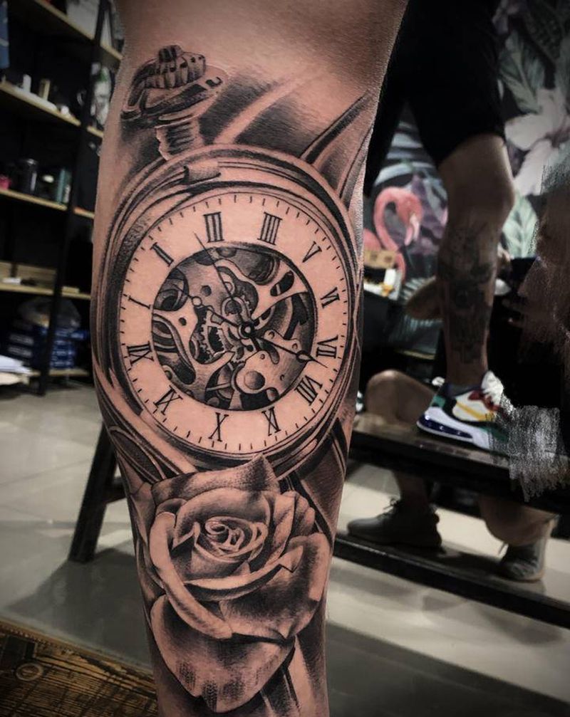 写实怀表玫瑰小腿纹身纹身图片_腿部欧美写实纹身图案