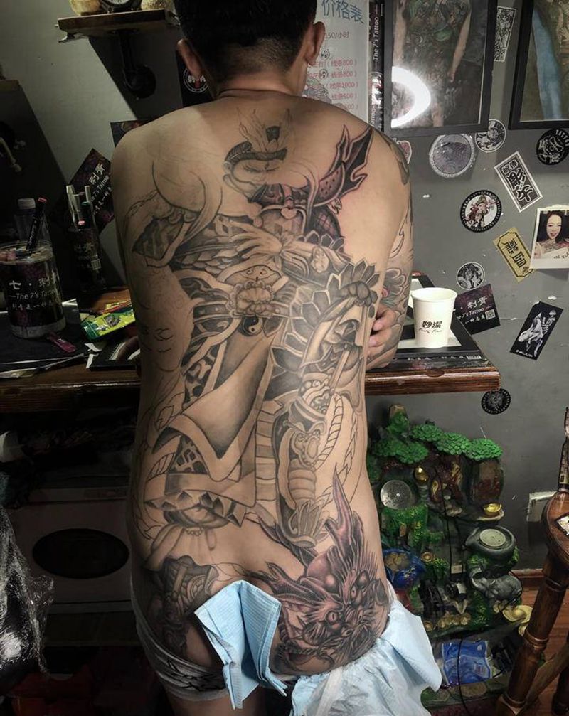 二郎神 未完纹身图片_臀部背部老传统新传统纹身图案