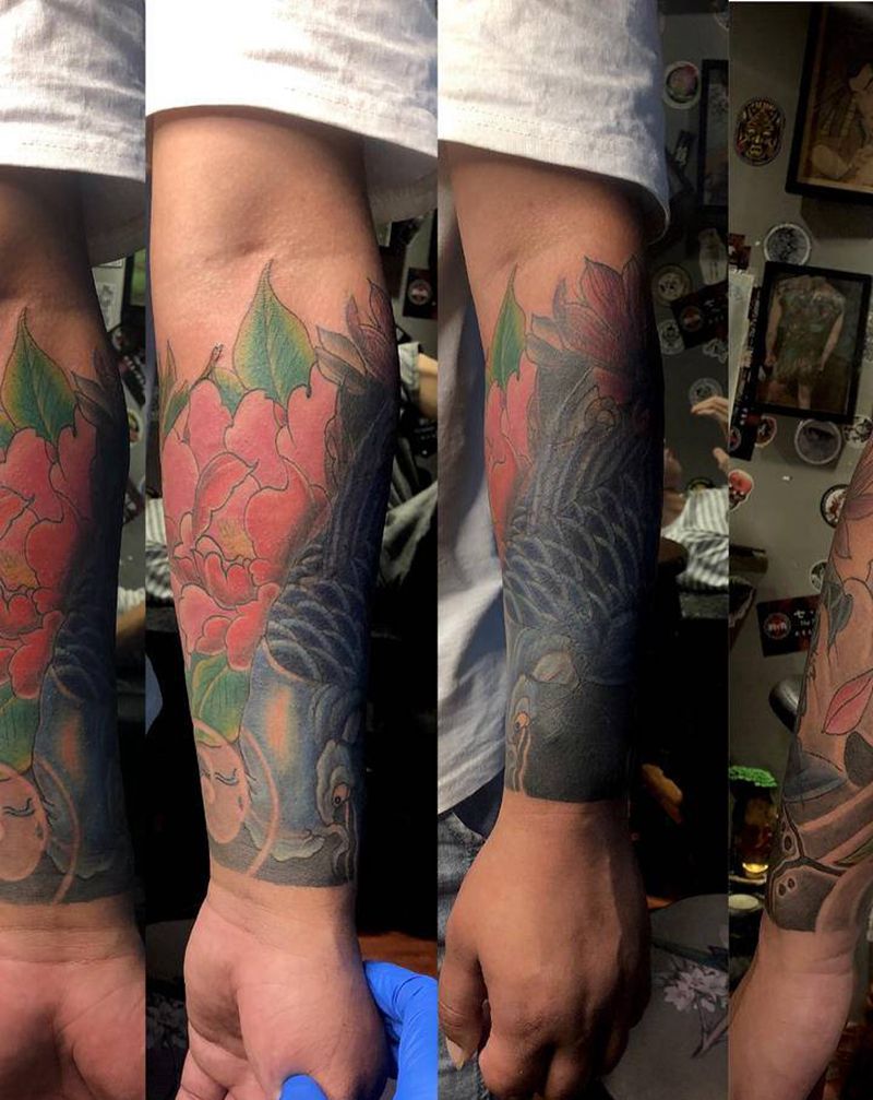 鲤鱼暴力遮盖纹身图片_手臂手部老传统新传统纹身图案