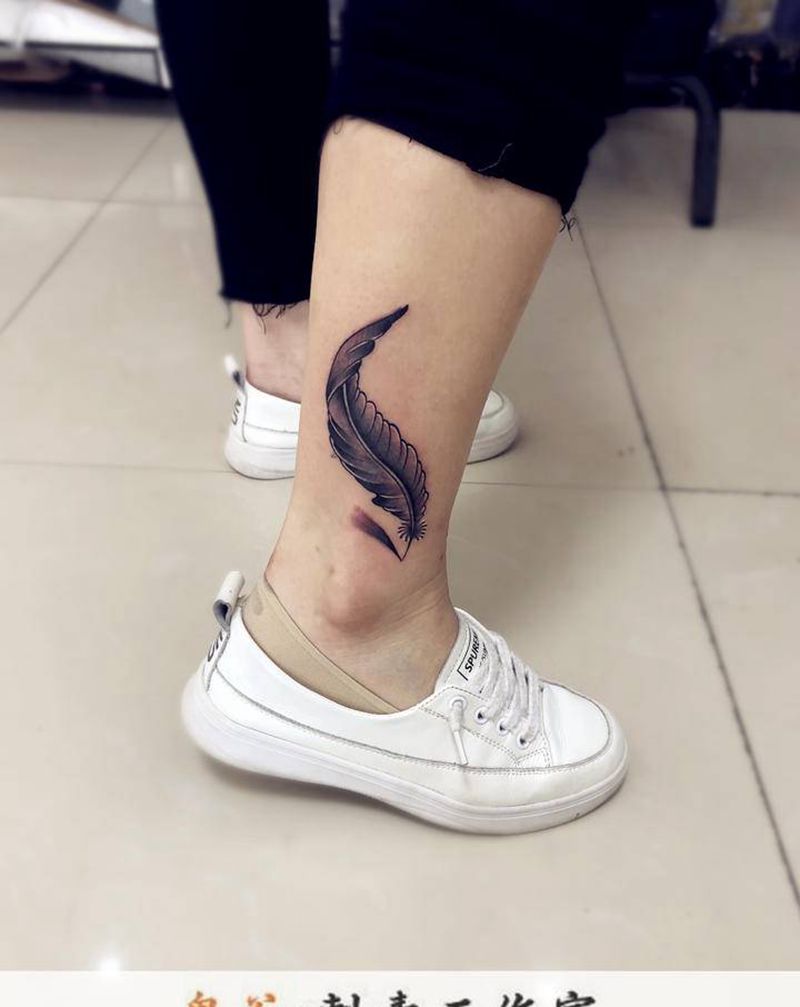 羽毛纹身图片_新传统纹身图案