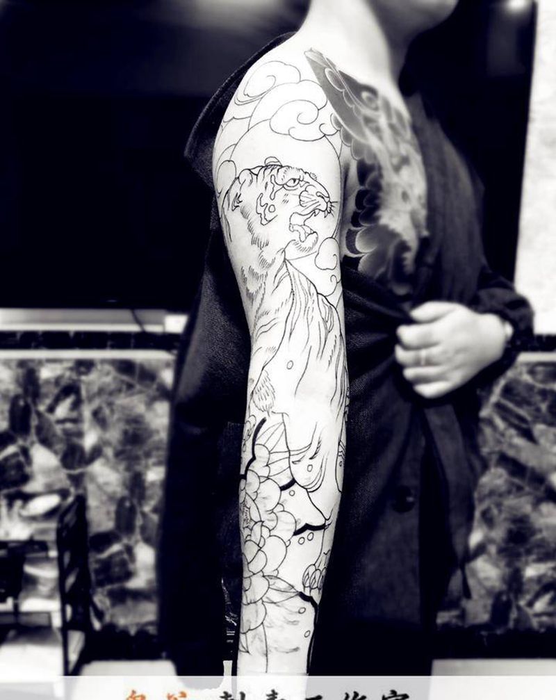 花臂线条纹身图片_新传统纹身图案
